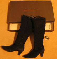 hohe Stiefel, lang, schick und schwarz,  Wildleder,  Lara Manni,   Gr. 39