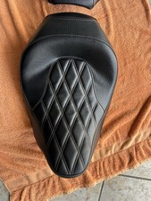 Harley Davidson Low-Profile Solo Sitz 15" mit Low-Profile Sozius Sitzpad 