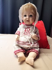 Schöne alte Porzellankopfpuppe mit Leinenkleidung und Glasaugen - K H Germany