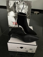 Guess Stiefelette in schwarz
