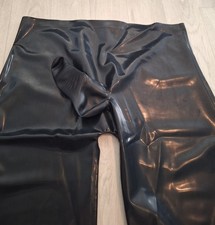 latex bermuda mit