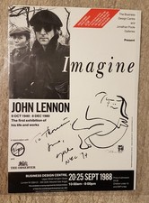 Yoko Ono Autogramm auf Flyer