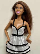 Barbie Nikki Puppe Fashion mit