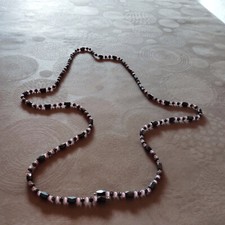 modische Kette Damen mit rosa und schwarzen Kugeln 100 cm Magnetverschluss