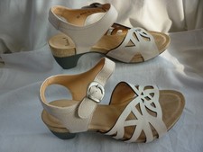 Wunderschöne Sandaletten von