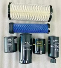 MAHINDRA TRAKTOR 2555 HST