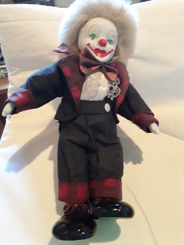 Kleiner clown puppe aus - kleiner,