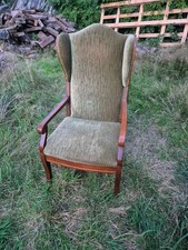 Ohrensessel grünes Polster