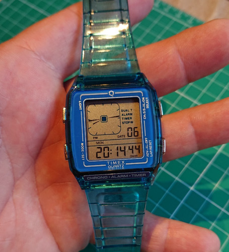 Timex ana digi retro watch - q,