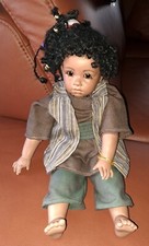 Hochwertige Porzellan Puppe – Handarbeit - Puppe ca. 50cm, sitzend ca.36cm hoch