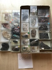 Kleine Sammlung mit Mineralien