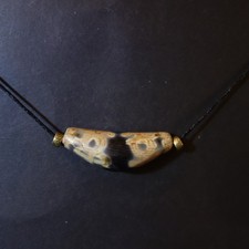 excellentes, altes "Figuren" Dzi Perle Amulett  aus Tibet