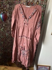 Besticktes Kaftankleif Mit