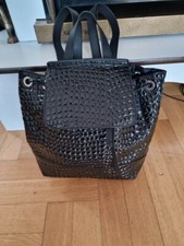 H&M Rucksack neu Lackleder, Schlangen Look, Kohlschwarz,Magnetverschluß