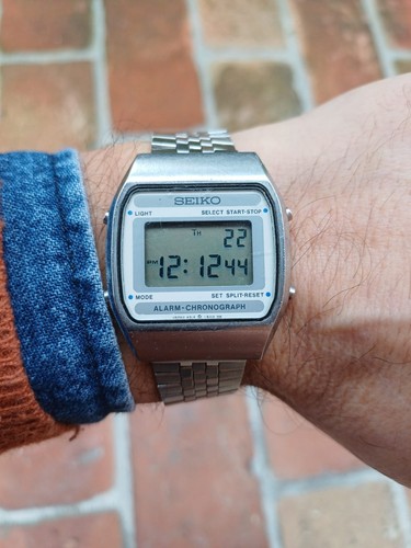 Seiko alarm chronograph - alarm, lcd