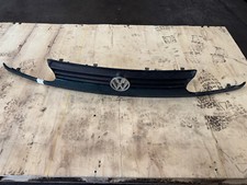 VW Golf 3 Kühlergrill Teilenummer: 1H6853653C grün