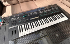 Yamaha dx7 Synthesizer  DX7 IID