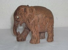 Schöner elefant aus holz - elefant,