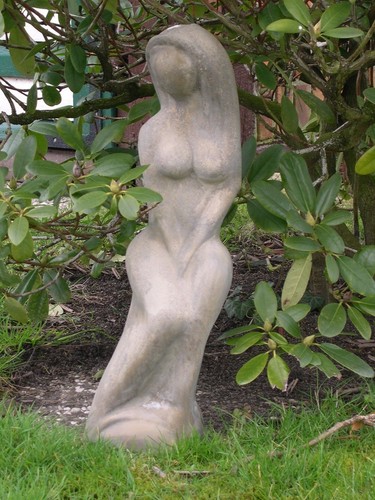 Frau frauenskulptur abstrakt - frauenskulptur,