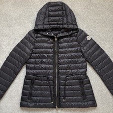 Schwarze gefütterte