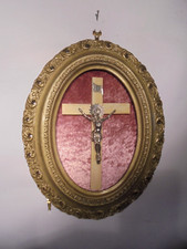 CHRISTUS AM KREUZ IM OVALEN