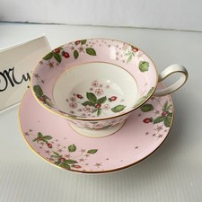 Wedgwood Wilde Erdbeerblüte