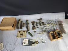 H0 Modellbahn Konvolut – Gleise, Oberleitungen, Schaltpulte, Zubehör – teils...