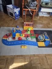 Kleinkind spielzeug auto bahn 