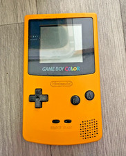 Zum Verkauf steht ein original Nintendo Game Boy Color in der Farbe Gelb
