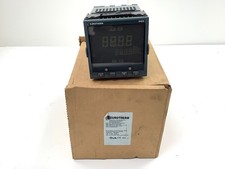Eurotherm 2404/CC/VH/HZ/FH/W5/FH/XX/XX/XX/GER/XXXXX/XXXXXX Temperaturregler