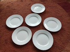 6 weiße flache Teller