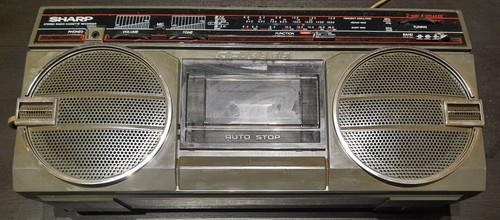 Sharp 3939 boombox - s(d),