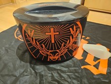 Jägermeister Eiswürfelbehälter und Jägermeister-Banner