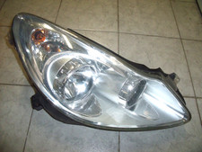 Rechter Frontscheinwerfer