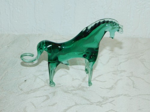 Grünes design glas pferd - grünes,