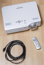 Panasonic PT-AX200E HD-Heimkino Beamer Projektor Lens-Shift HDMI 1280x720 16:9