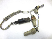 Trillerpfeife / Pfeife - Metallfaden-Schnur & 2 Eicheln - WH - Militär - Pimpf ?