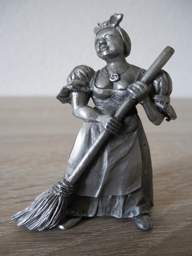 Zinnfigur putzfrau aus - „putzfrau“,