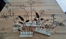 Draht-Tischdekoration 4er-Set, Metallblumen auf Holzsockel