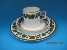 Meissen Porzellan, Knaufzeit, Mokkagedeck, Weinlaub mit Goldrand 1. Wahl.