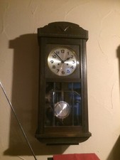 Wand Uhr Wecker Nähmaschine Schrank TV Antik Nostalgie Musik DDR