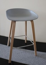 Barhocker AAS 32 - 2.0, Sitzschale congrete grey, Gestell Eiche geseift - Hay