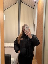 Neue schwarze Daunen-Pufferjacke-Weste von Remix - Größe M