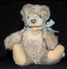 Sammler älterer Teddy von