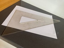 30/60 Grad Zeichendreieck von Exact Brilliant mit Sprung und Spitzenabbruch