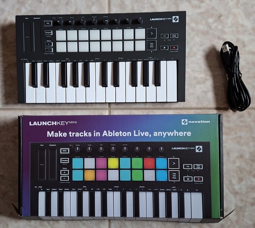 Novation launchkey mini - novation,