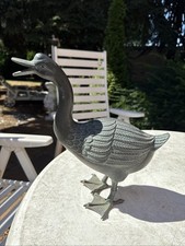 Bronzeskulptur stehende Ente aus Bronze Gartendekoration