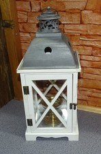 Laterne mit Metalldach, verglast