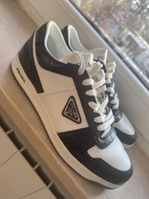 Original Prada Sneakers aus
