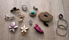 Brosche Konvolut, Plastik